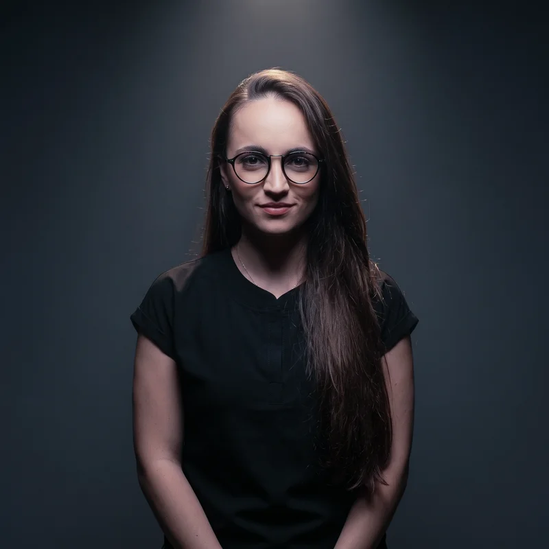 Dra. Vania Araujo Caballero - Preservation Rhinoplasty Expert