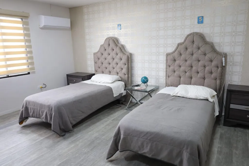 Vive Plastic Surgery contact environment